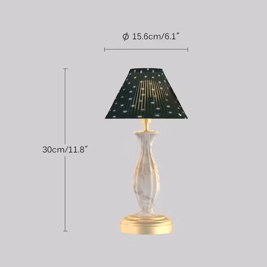 Lámpara de mesa de mármol con pantalla de tela